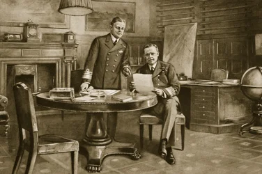 Laivaston hermokeskus: Sir Eric Geddes ja Sir Rosslyn Wemyss ensimmäisen merilordin huoneessa.